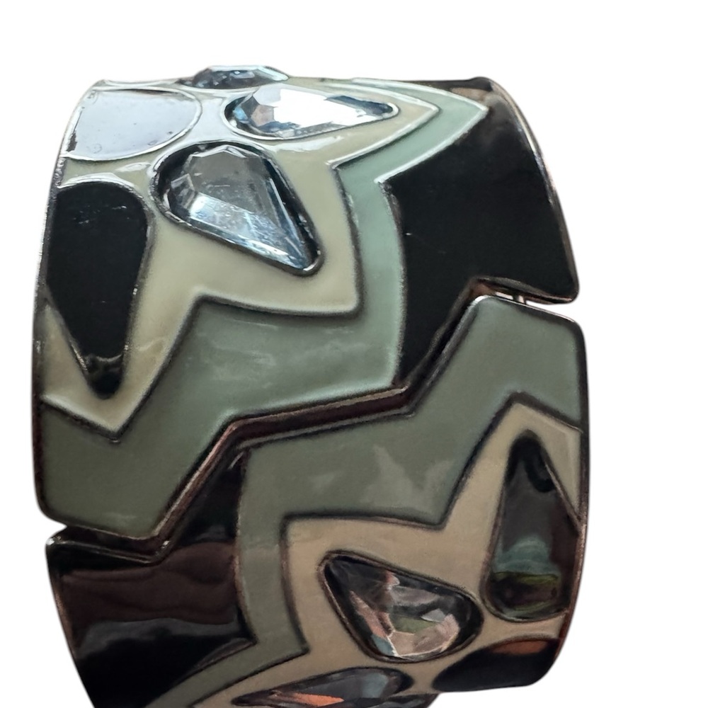 Elegant Silver and Green Women's Bracelet